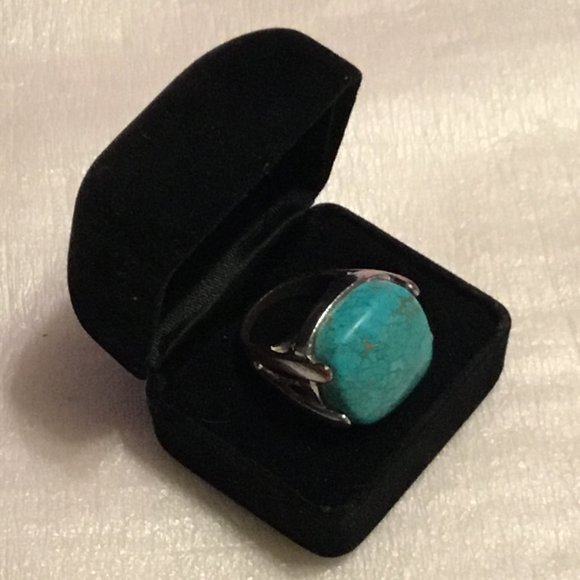 Large Turquoise stone ring - Picture 2 of 13